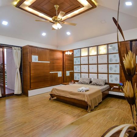 Lifeline Villas - Luxurious Taraangan 4 Mountain View Villa With Biggest Pool And Huge Open Area Lonavla Exterior foto