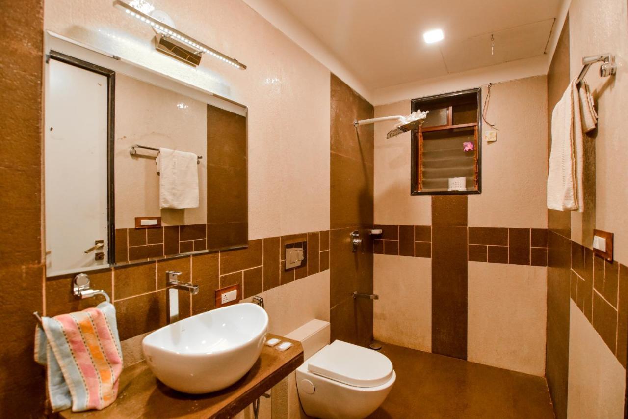Lifeline Villas - Luxurious Taraangan 4 Mountain View Villa With Biggest Pool And Huge Open Area Lonavla Exterior foto