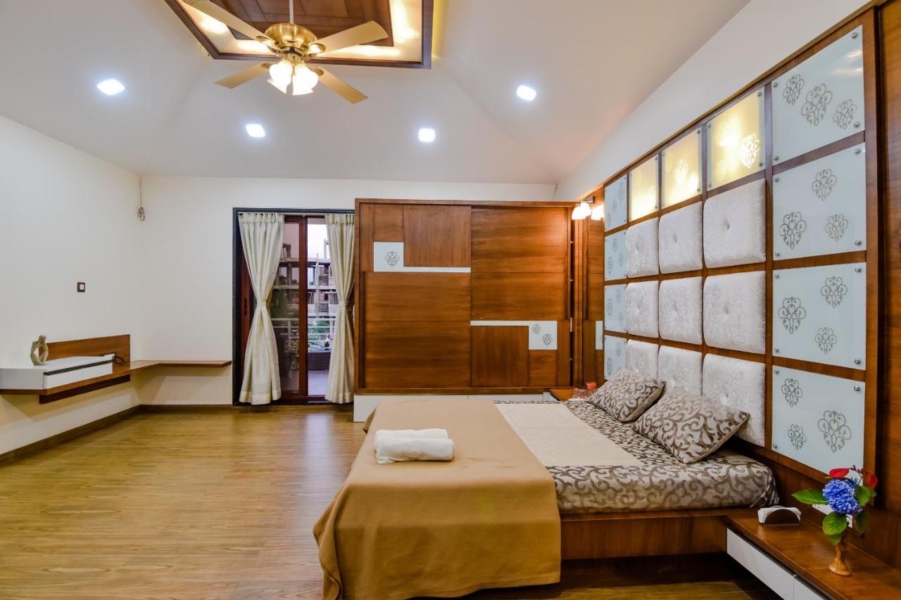 Lifeline Villas - Luxurious Taraangan 4 Mountain View Villa With Biggest Pool And Huge Open Area Lonavla Exterior foto