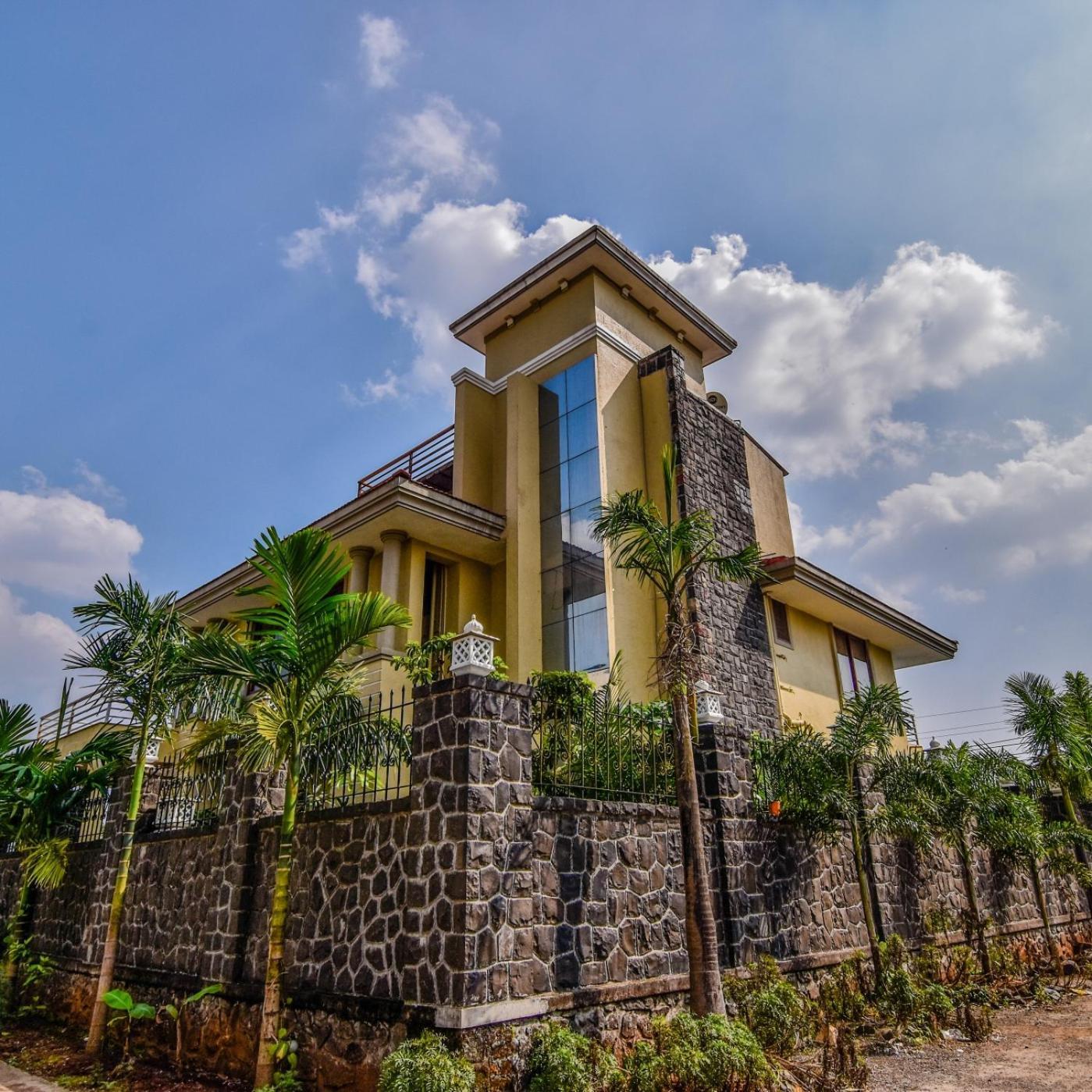 Lifeline Villas - Luxurious Taraangan 4 Mountain View Villa With Biggest Pool And Huge Open Area Lonavla Exterior foto